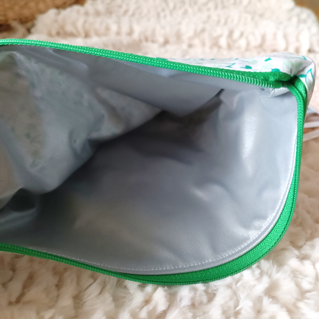 pochette trousse impermeable coton enduit doublee fermeture eclair zip maillot mouille protections hygieniques fait main creatrice createur francais vendée