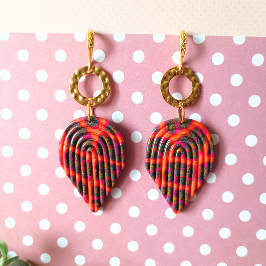 bijoux boucles doreilles pendantes or dorees fimo pate polymere acier inoydable clou  creatrice francaise vendee createur artisanal fait main piece unique art deco orange fuchsia kaki 