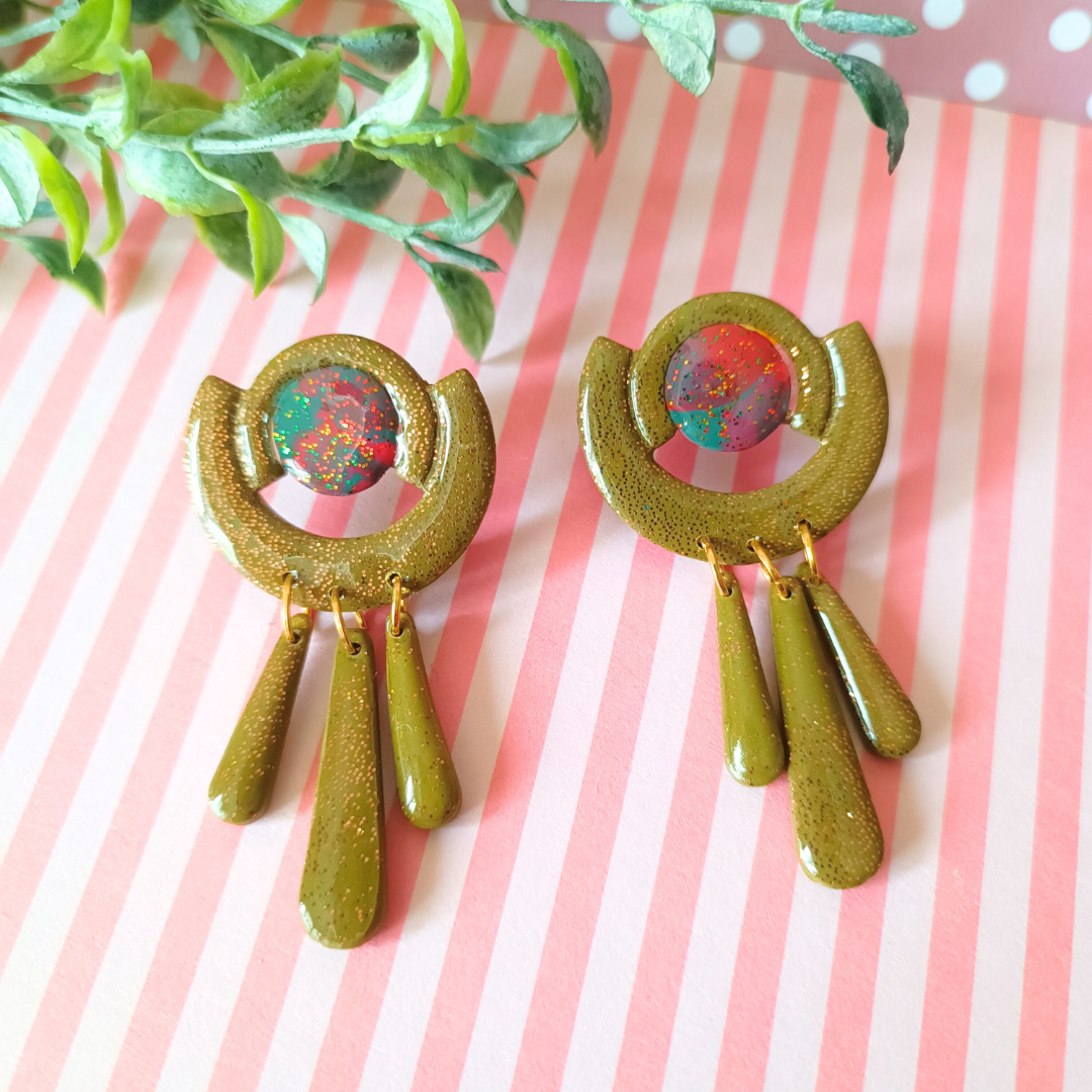 boucles d'oreilles bijoux fimo clou or doré acier inoxydable polymère design creatrice francaise vendee fait main artisanal createur léger pendantes gouttes kaki