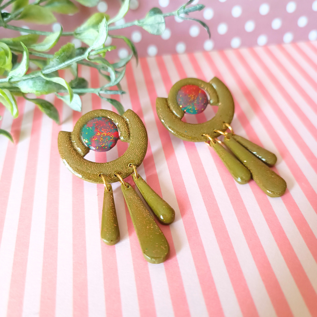 boucles d'oreilles bijoux fimo clou or doré acier inoxydable polymère design creatrice francaise vendee fait main artisanal createur léger pendantes gouttes kaki