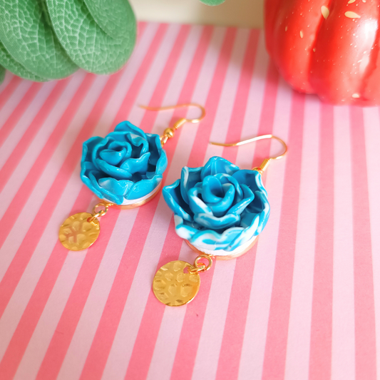 boucles d'oreilles fimo argile polymère pendantes crochet acier inoxydable artisanal fait main vendée fleur bleu