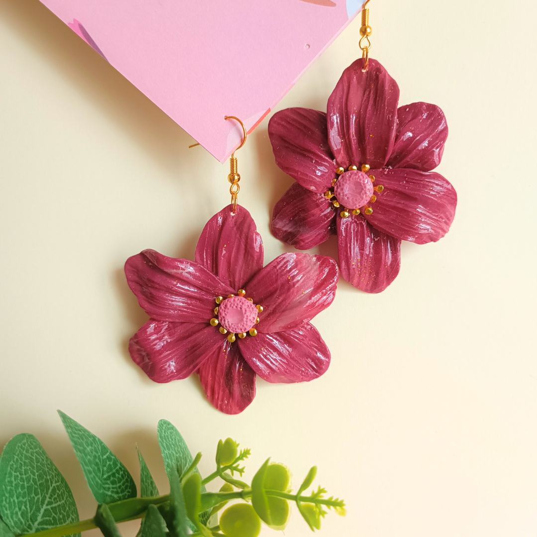 boucles doreilles grosse fleur fimo argile polymere crochet pendantes acier inoxydable or doré bordeaux lie de vin artisanal fait main vendée