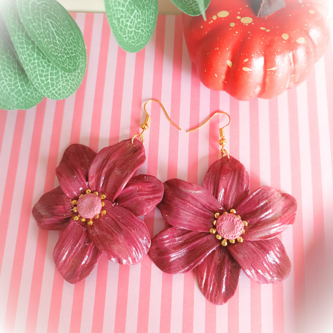 boucles doreilles grosse fleur fimo argile polymere crochet pendantes acier inoxydable or doré bordeaux lie de vin artisanal fait main vendée