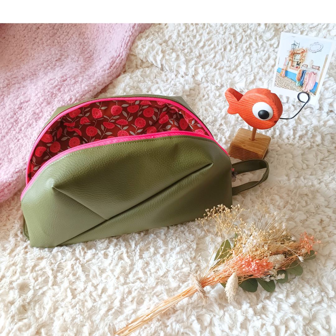 trousse toilette maquillage crayons simili cuir coton double molleton poignee transport fermeture zip originale design fait main piece unique creatrice francaise createur accessoire pochette vendee kaki 